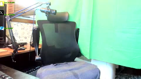 Snapshot of incredibleballbusting chatting on 09-27-25, 06:57 Beau Beckett online show from 09-27-25, 06:57