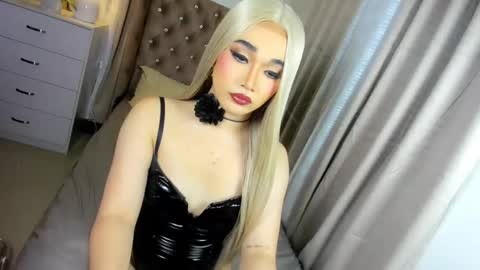 indestructabletrixie online show from 12-27-24, 03:15