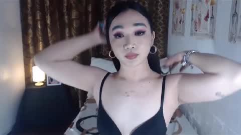 indestructabletrixie online show from 01-07-25, 12:34