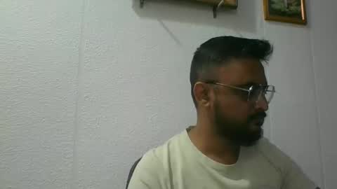 indian1433 online show from 12-22-25, 04:31