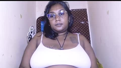 Snapshot of indiancoco chatting on 02-18-25, 01:33 candice online show from 02-18-25, 01:33