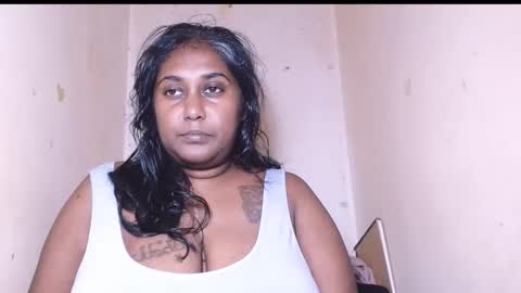 Snapshot of indiancoco chatting on 12-21-25, 04:03 candice online show from 12-21-25, 04:03