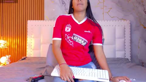 LITTLE AINHOA  online show from 02-18-26, 07:43