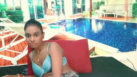 Leah online show from 12-02-24, 04:42