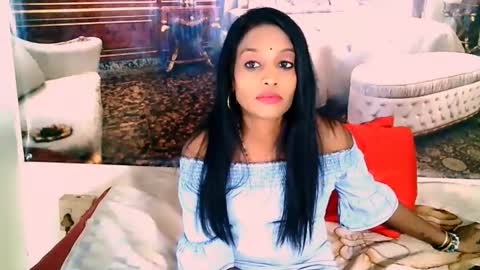 Leah online show from 10-18-25, 06:16