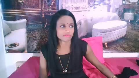 Leah online show from 10-31-25, 06:03