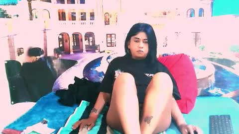 Mika online show from 10-28-25, 06:32