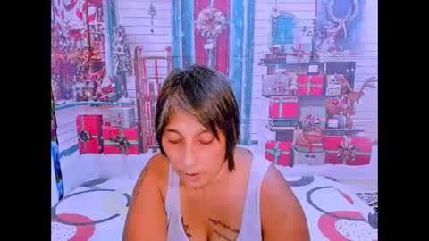 Snapshot of indianroxy27 chatting on 11-30-25, 04:44 indianroxy27 online show from 11-30-25, 04:44