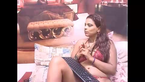 indiansexyass4u2luv online show from 01-14-25, 12:43