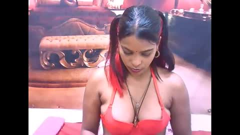 indiansexyass4u2luv online show from 01-26-25, 06:48