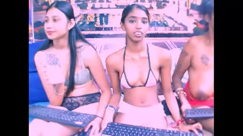 Snapshot of indiansexyslender4u2luv chatting on 03-03-25, 09:11 indiansexyslender4u2luv online show from 03-03-25, 09:11