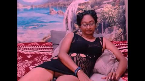 Snapshot of indianspicy69 chatting on 02-07-25, 05:29 Shreya online show from 02-07-25, 05:29