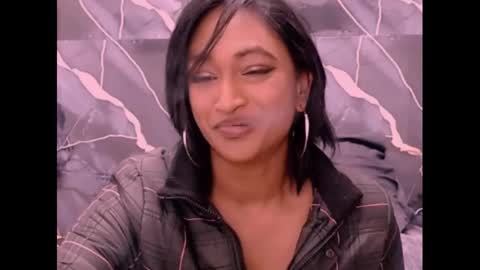 Snapshot of indianspicy69 chatting on 09-29-25, 04:39 Shreya online show from 09-29-25, 04:39