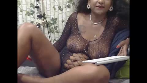 Snapshot of indiantina01 chatting on 02-20-25, 10:15 tina online show from 02-20-25, 10:15