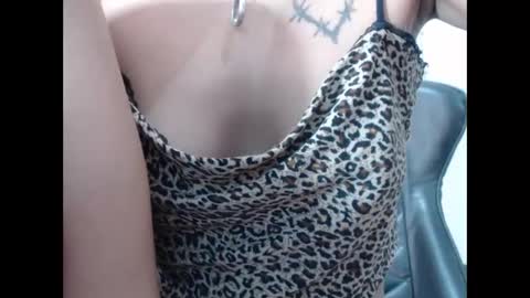 Indiazinha online show from 12-04-25, 11:08