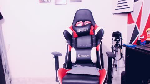 Snapshot of indomitablebeast chatting on 12-20-24, 07:01 matias online show from 12-20-24, 07:01