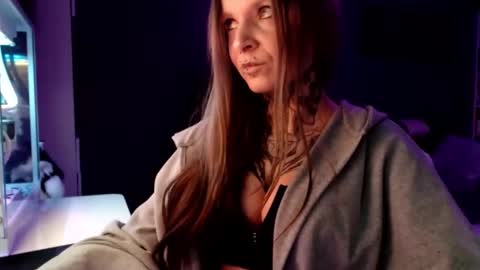 Snapshot of inesdesire chatting on 01-06-25, 07:31 InesDesire online show from 01-06-25, 07:31