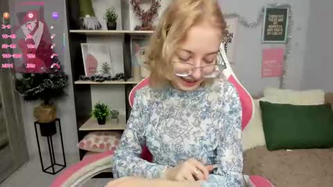 Mia online show from 12-15-25, 01:37