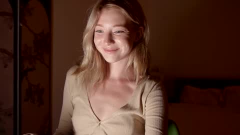 Snapshot of infinitysoul_ chatting on 10-04-25, 10:46 Alexa..  Inst     Fansly infinitysoul  online show from 10-04-25, 10:46