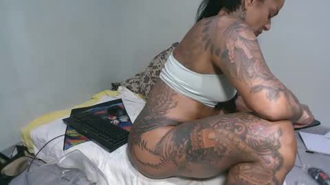 ink bella online show from 11-30-25, 08:24