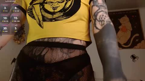 Snapshot of inked_val chatting on 10-29-25, 03:03 Valerie online show from 10-29-25, 03:03