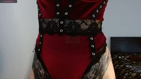 Snapshot of inked_val chatting on 05-20-26, 03:40 Valerie online show from 05-20-26, 03:40