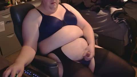 Madelaine online show from 12-21-25, 03:41