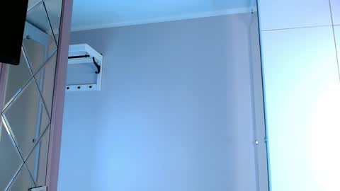 Lina online show from 12-18-24, 09:36