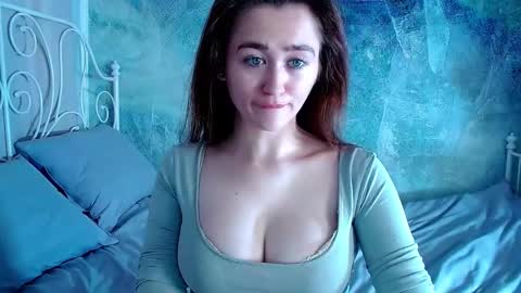 Lina online show from 01-19-26, 01:31