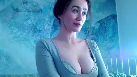 Lina online show from 03-11-26, 01:39