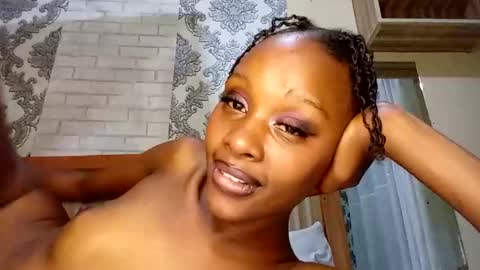 Amber online show from 10-12-25, 06:40