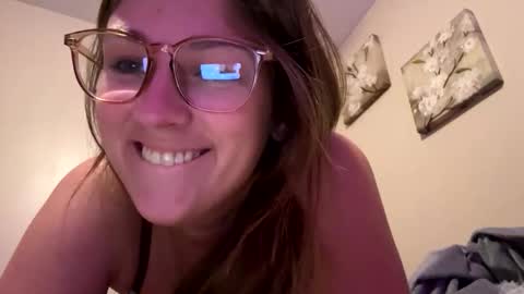 Snapshot of innocentlilsarah chatting on 10-20-25, 06:30 innocentlilsarah online show from 10-20-25, 06:30