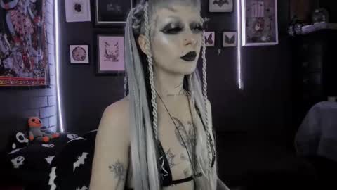   SANIA  online show from 12-18-25, 05:08