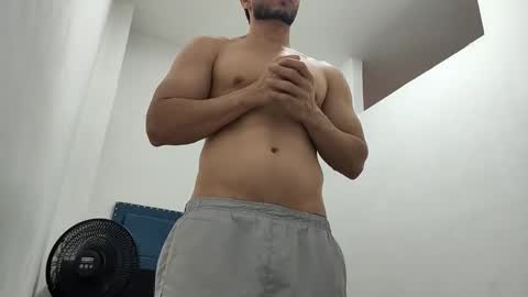 Snapshot of insistente chatting on 11-29-25, 02:53 INSTAGRAM camilodlx online show from 11-29-25, 02:53