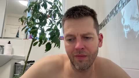 Snapshot of interestedhun chatting on 03-09-25, 05:06 InterestedHun online show from 03-09-25, 05:06