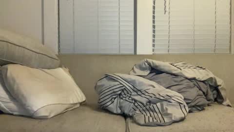 Snapshot of inthenude1 chatting on 11-16-25, 02:06 inthenude1 online show from 11-16-25, 02:06