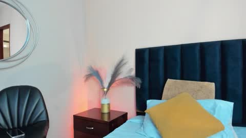 Snapshot of iremlee_ chatting on 10-30-25, 12:56 Irem Lee online show from 10-30-25, 12:56