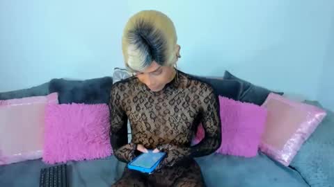 Irene Aguirre online show from 10-14-25, 04:02