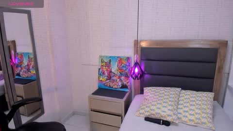 Snapshot of irenneblazer chatting on 02-19-26, 12:45 I R E N N E online show from 02-19-26, 12:45