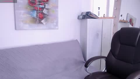 Queen Iris online show from 04-02-26, 04:48