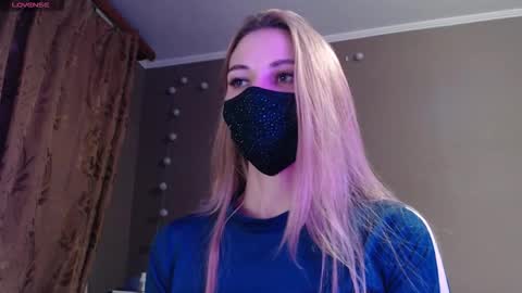 Lily online show from 10-31-25, 04:52