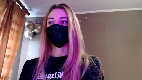 Lily online show from 11-26-25, 12:39