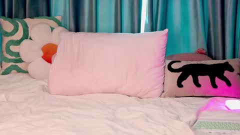 Rhaenyra online show from 01-25-25, 08:31