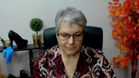 Snapshot of iris_xdesire chatting on 12-19-24, 10:34 I R I S online show from 12-19-24, 10:34