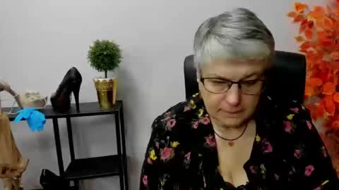 Snapshot of iris_xdesire chatting on 12-30-24, 10:21 I R I S online show from 12-30-24, 10:21