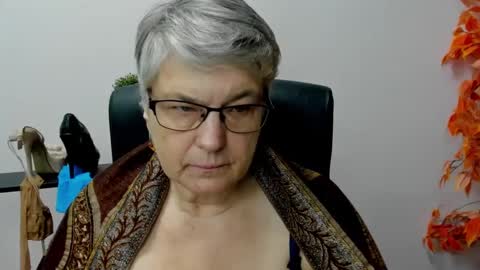 Snapshot of iris_xdesire chatting on 01-22-25, 10:50 I R I S online show from 01-22-25, 10:50