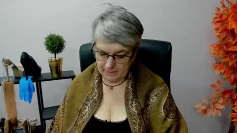 Snapshot of iris_xdesire chatting on 01-28-25, 10:45 I R I S online show from 01-28-25, 10:45