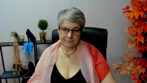 Snapshot of iris_xdesire chatting on 01-31-25, 10:31 I R I S online show from 01-31-25, 10:31
