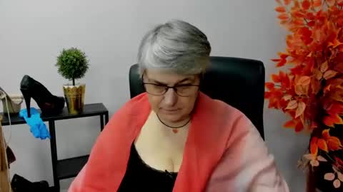 Snapshot of iris_xdesire chatting on 02-03-25, 10:58 I R I S online show from 02-03-25, 10:58