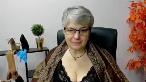 Snapshot of iris_xdesire chatting on 02-11-25, 07:12 I R I S online show from 02-11-25, 07:12